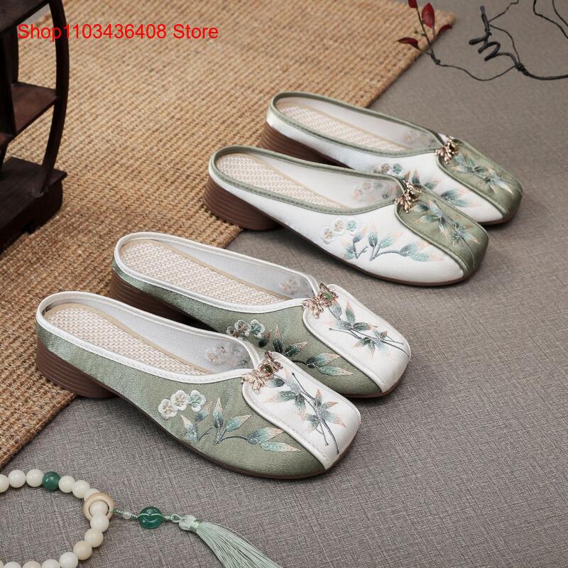 Ethnic Fashion For Women - 新しい刺繍入りスリッパ、女性用ホームフラット布製シューズ、ナショナルファッションとエスニックスタイルの刺繍入りスリッパ