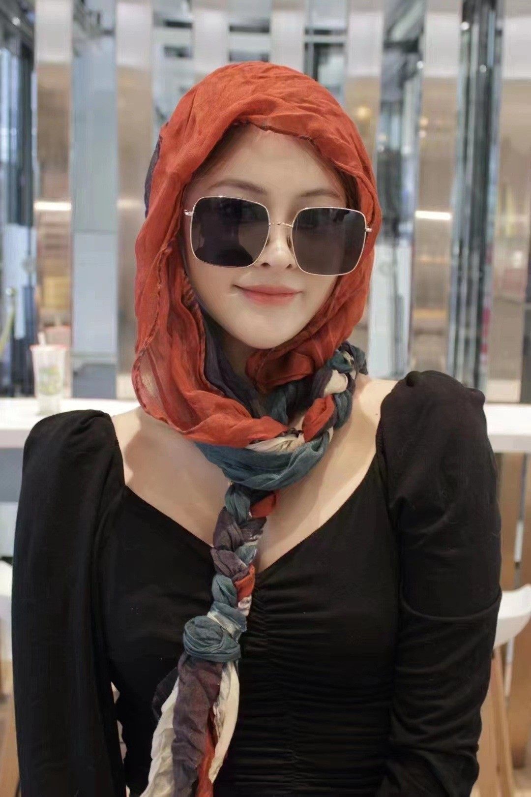 ヴィンテージ風のエスニック柄、女性用ヘッドスカーフ。2WAY - Ethnic Fashion Wear のレビューと価格