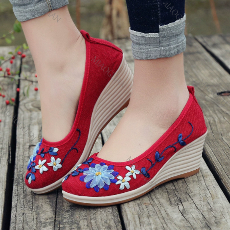 刺繍入り女性用コンフォートウェッジプラットフォームシューズ、 - Ethnic Fashion For Women のレビューと価格
