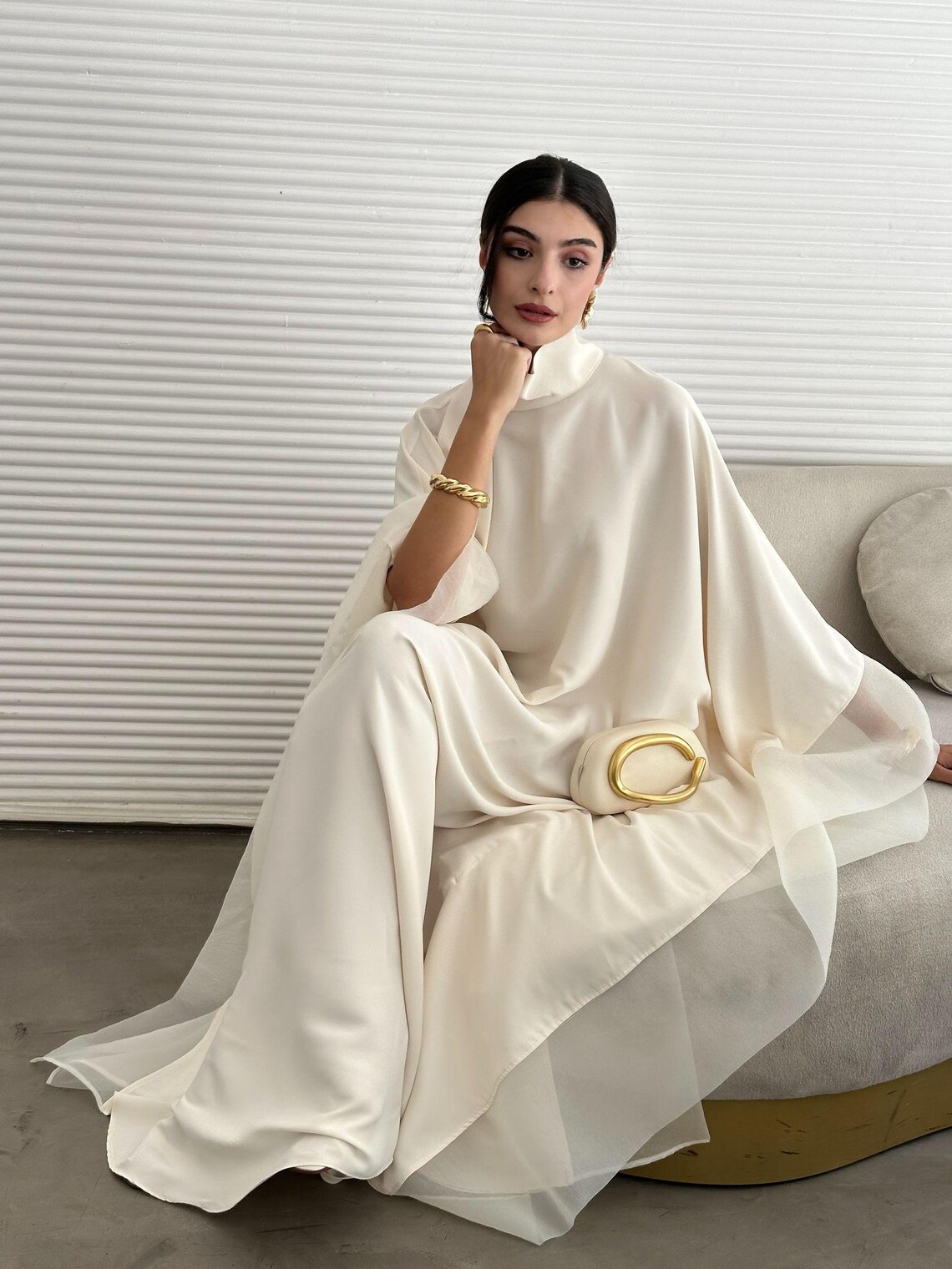 ムスリム女性用アバヤ、ハイネックタイ付きシフォンフレアスリー - Abaya Modest Wear のレビューと価格